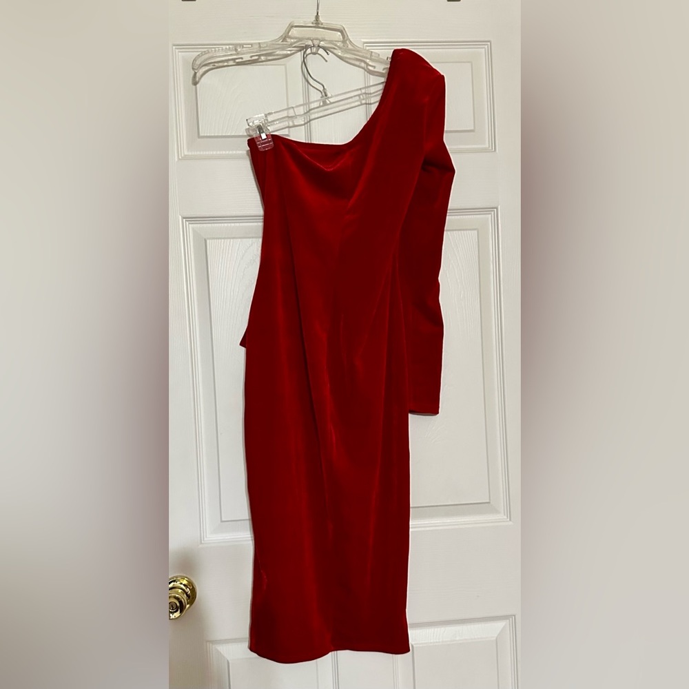 One-Shoulder Red midi Dress - Picture 3 of 13